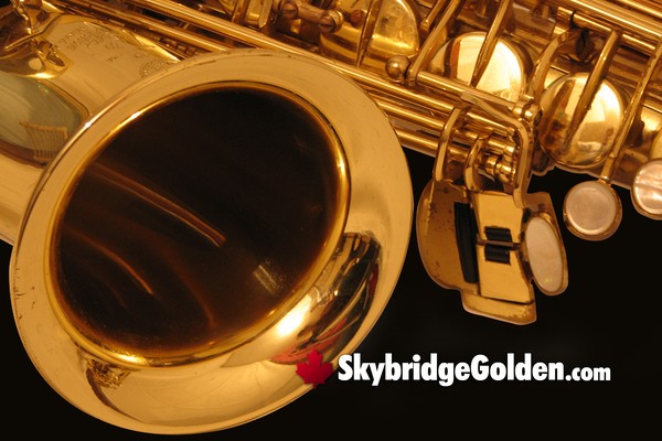 Golden Skybridge Live Music